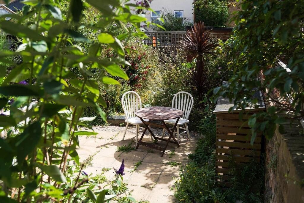 Vintage Townhouse, Wood Burner, Leafy Garden, Close To The Beach Margate Exterior photo